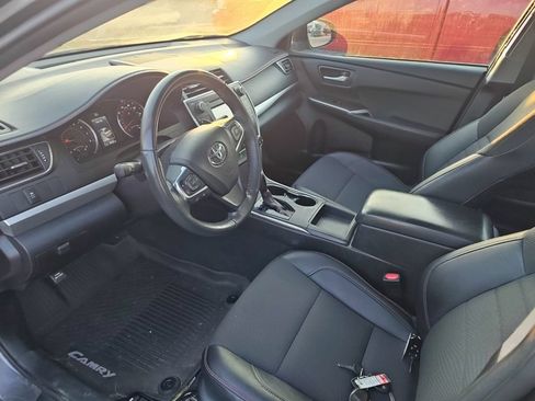 Used 2017 Toyota Camry SE FWD image 8