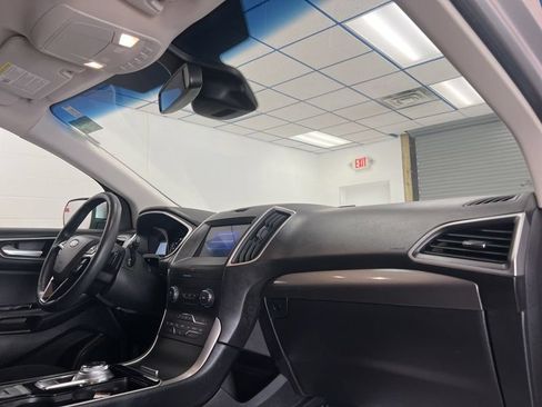 Used 2019 Ford Edge SEL AWD/4WD image 14