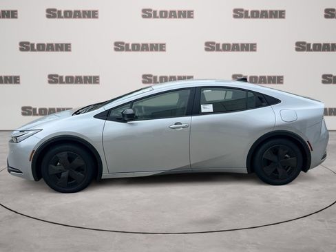 New 2026 Toyota Prius LE FWD image 2