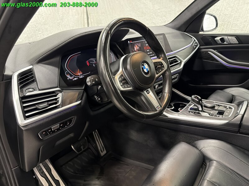 Used 2022 BMW X7 xDrive40i w/ M Sport Package AWD/4WD image 3