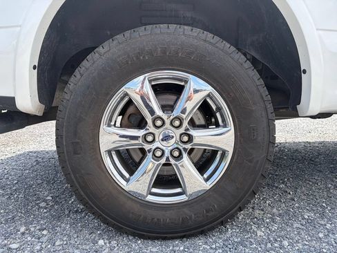 Used 2019 Ford F150 Lariat w/ Equipment Group 502A Luxury AWD/4WD image 11