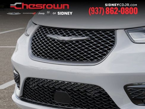 New 2026 Chrysler Pacifica Select image 11