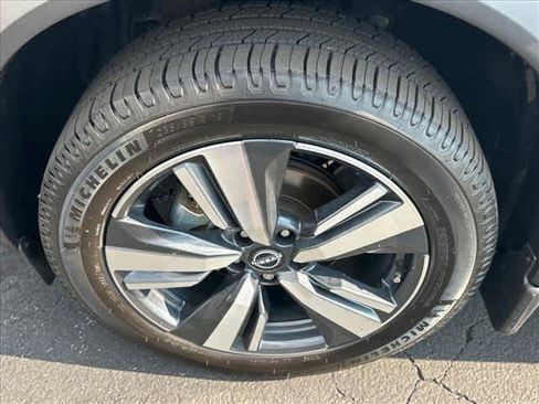 Used 2023 Nissan Rogue SL w/ SL Premium Package FWD image 10