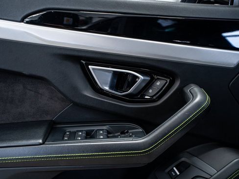 Used 2019 Lamborghini Urus image 36