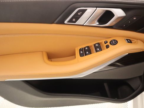 Used 2024 BMW X5 xDrive40i w/ M Sport Package image 17