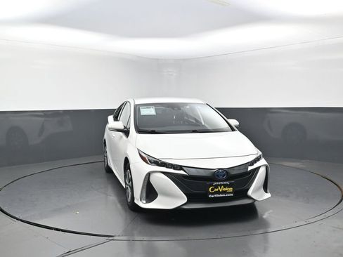 Used 2020 Toyota Prius Prime LE w/ Carpet Mat Package image 4
