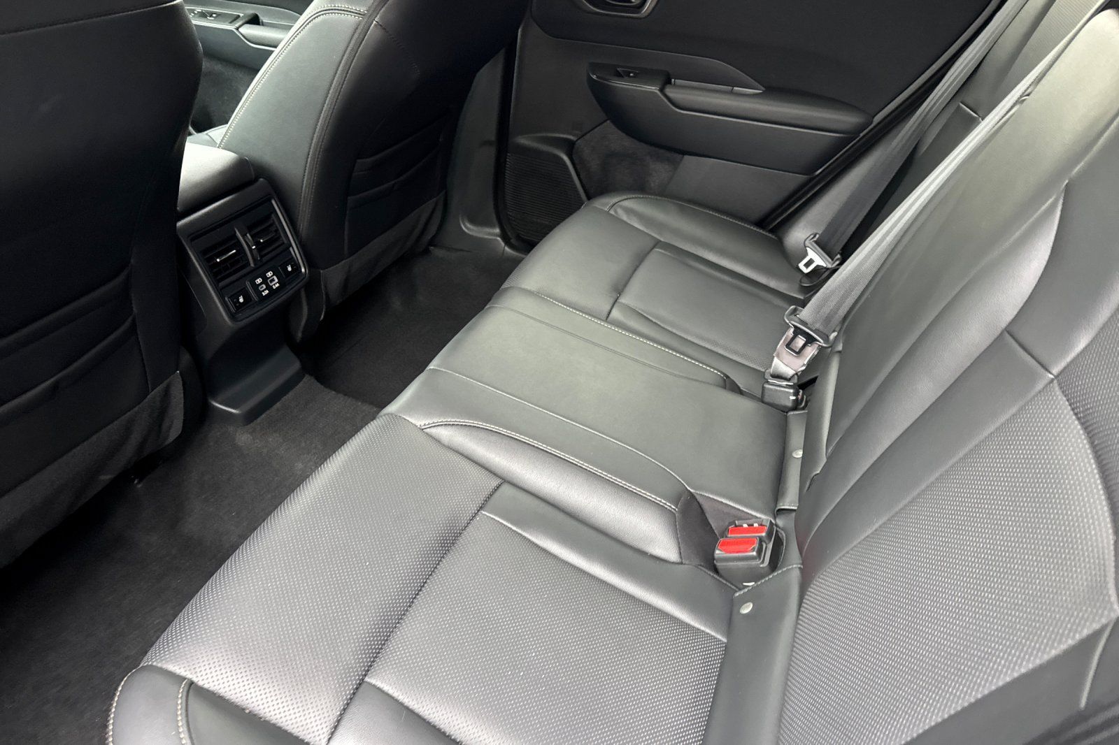 Certified 2026 Subaru Outback Limited AWD/4WD image 12