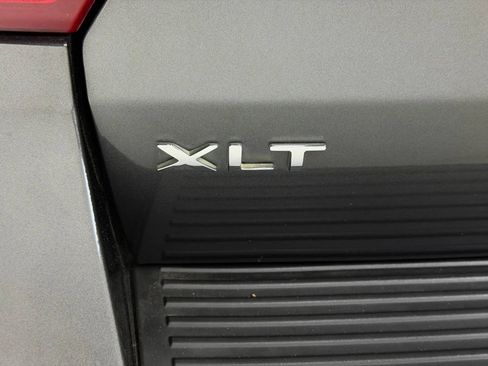 Used 2018 Ford Expedition Max XLT w/ Equipment Group 201A AWD/4WD image 9