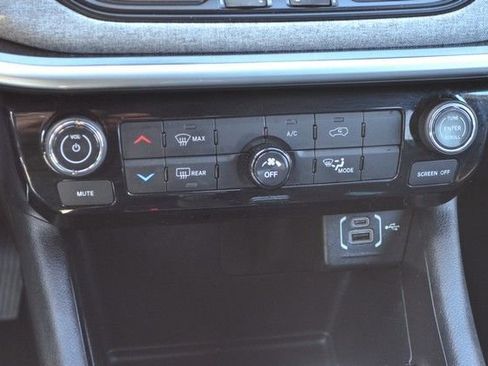 Used 2024 Jeep Compass Latitude w/ Altitude Special Edition image 29