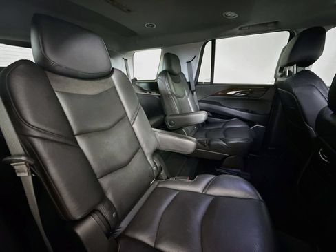 Used 2020 Cadillac Escalade Premium Luxury w/ Escalade Sport Edition AWD/4WD image 31