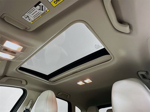 Used 2023 MAZDA CX-5 AWD 2.5 S w/ Premium Package image 11