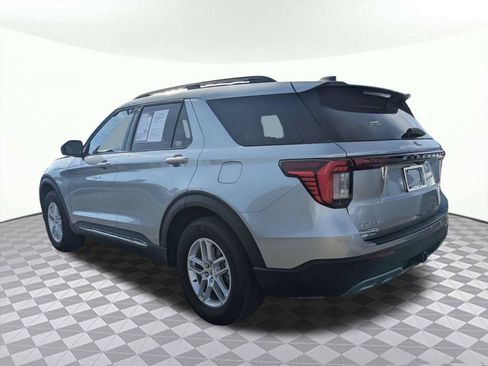 Used 2025 Ford Explorer Active w/ Active Comfort Package RWD image 4