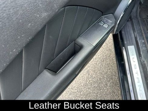 Used 2013 Ford Mustang Premium image 19