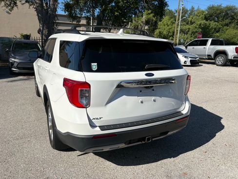 Used 2020 Ford Explorer XLT w/ Equipment Group 202A AWD/4WD image 5