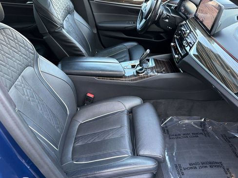 Used 2021 BMW M550i xDrive w/ Executive Package AWD/4WD image 27