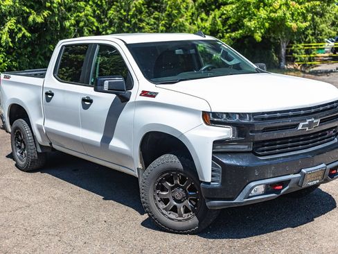 Used 2021 Chevrolet Silverado 1500 LT Trail Boss w/ Convenience Package II AWD/4WD image 2