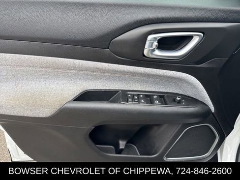 Used 2022 Jeep Compass Latitude image 5