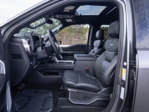 New 2026 Ford F250 Platinum w/ FX4 Off-Road Package image 25