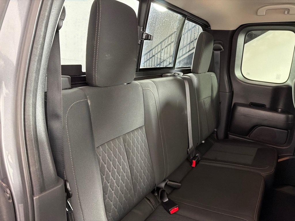 Used 2017 Nissan Titan SV AWD/4WD image 17