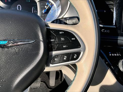 Used 2018 Chrysler Pacifica Limited w/ Advanced Safetytec Group image 25