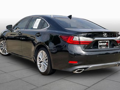 Used 2016 Lexus ES 350 w/ Ultra Luxury Package FWD image 10