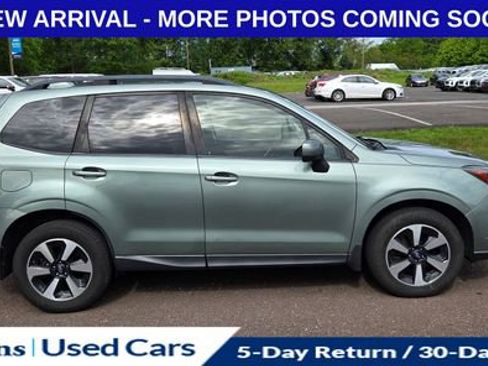 Used 2017 Subaru Forester 2.5i Premium AWD/4WD image 11