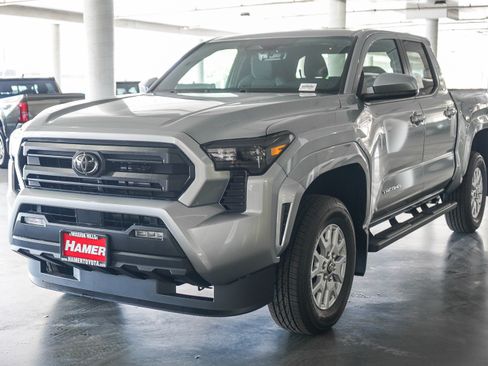 New 2026 Toyota Tacoma SR5 AWD/4WD image 3