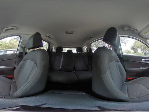 Used 2025 Kia Sportage LX FWD image 39