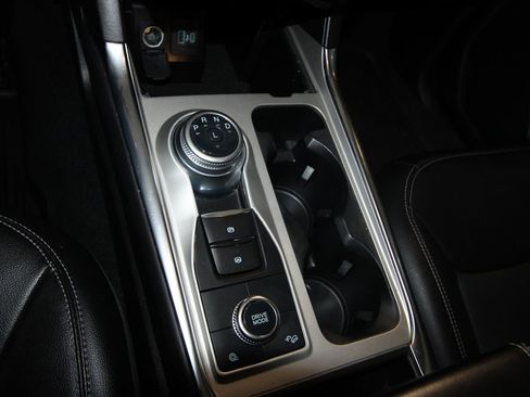 Used 2023 Ford Explorer Limited w/ Limited Technology Package image 20