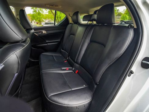 Used 2015 Lexus CT 200h FWD image 26