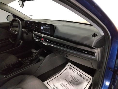 Used 2025 Kia K4 EX image 43