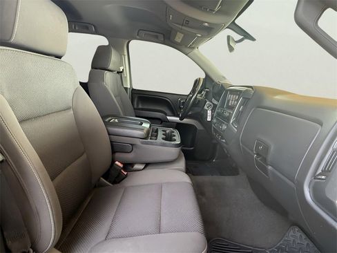 Used 2018 Chevrolet Silverado 1500 LT image 36
