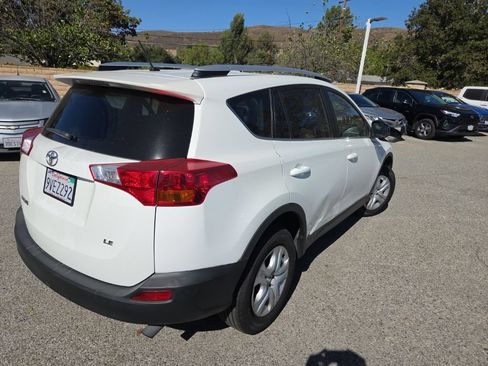 Used 2013 Toyota RAV4 LE FWD image 5