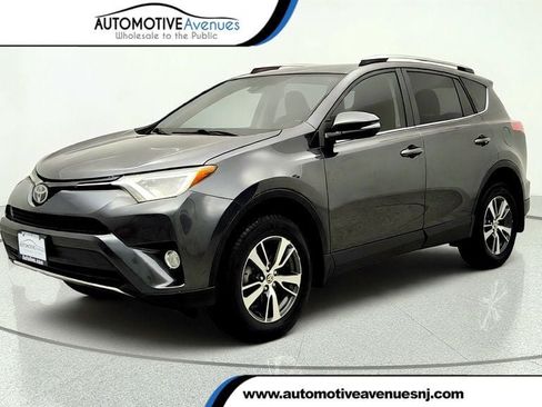 Used 2017 Toyota RAV4 XLE w/ Plus Extra Value Package AWD/4WD image 1
