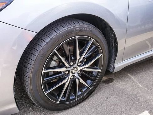 Used 2022 Toyota Camry SE w/ Convenience Package AWD/4WD image 8