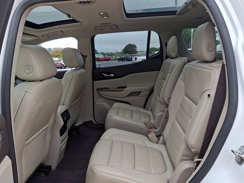 Used 2018 GMC Acadia Denali w/ Technology Package FWD image 10