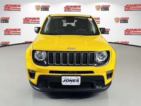 Used 2023 Jeep Renegade Latitude AWD/4WD image 11