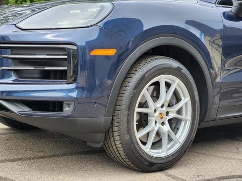 Used 2024 Porsche Cayenne AWD/4WD image 7