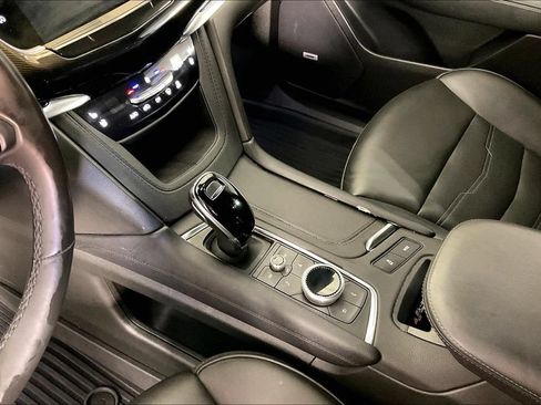 Used 2024 Cadillac XT6 Sport w/ Platinum Package AWD/4WD image 17