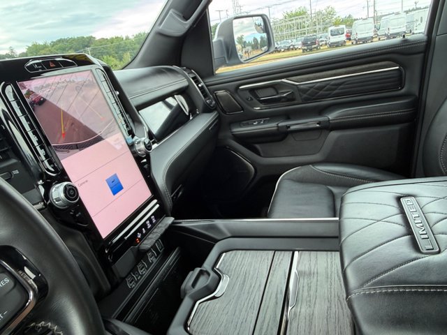 Used 2025 RAM 1500 Limited AWD/4WD image 29