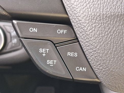 Used 2018 Ford Escape Titanium image 23