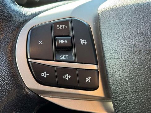 Used 2021 Ford Explorer XLT image 26