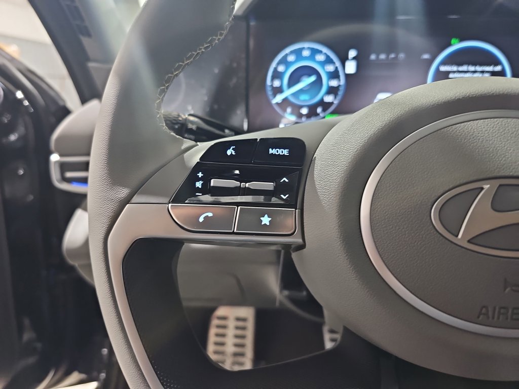 New 2026 Hyundai Elantra SEL FWD image 18