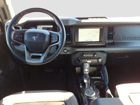 Used 2022 Ford Bronco Black Diamond image 9