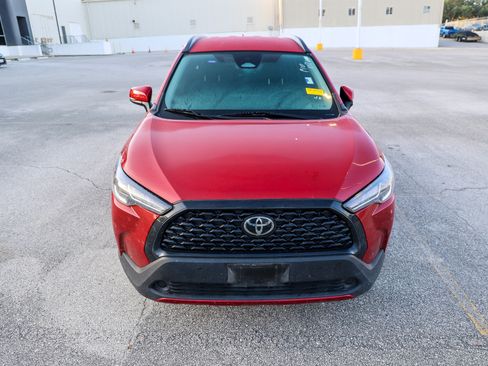 Used 2023 Toyota Corolla Cross LE FWD image 5