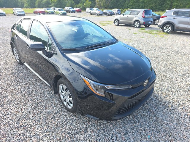 Used 2025 Toyota Corolla LE FWD image 1