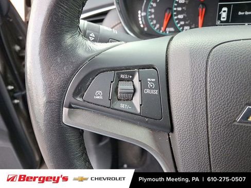 Used 2022 Chevrolet Trax LT w/ Sport Edition image 22