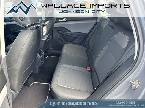 Used 2023 Volkswagen Taos SE FWD image 33