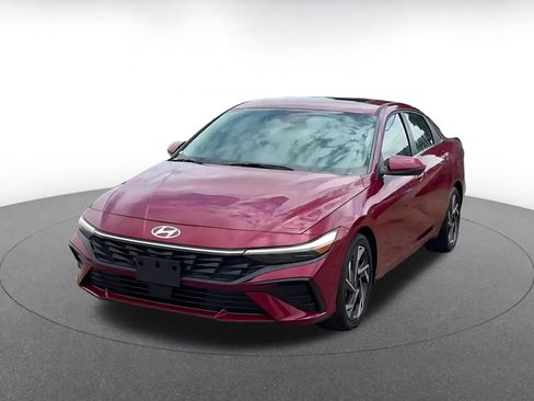 Used 2025 Hyundai Elantra Limited FWD image 5