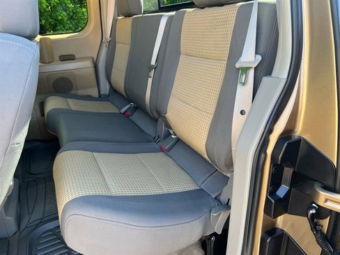 Used 2004 Nissan Titan SE AWD/4WD image 16